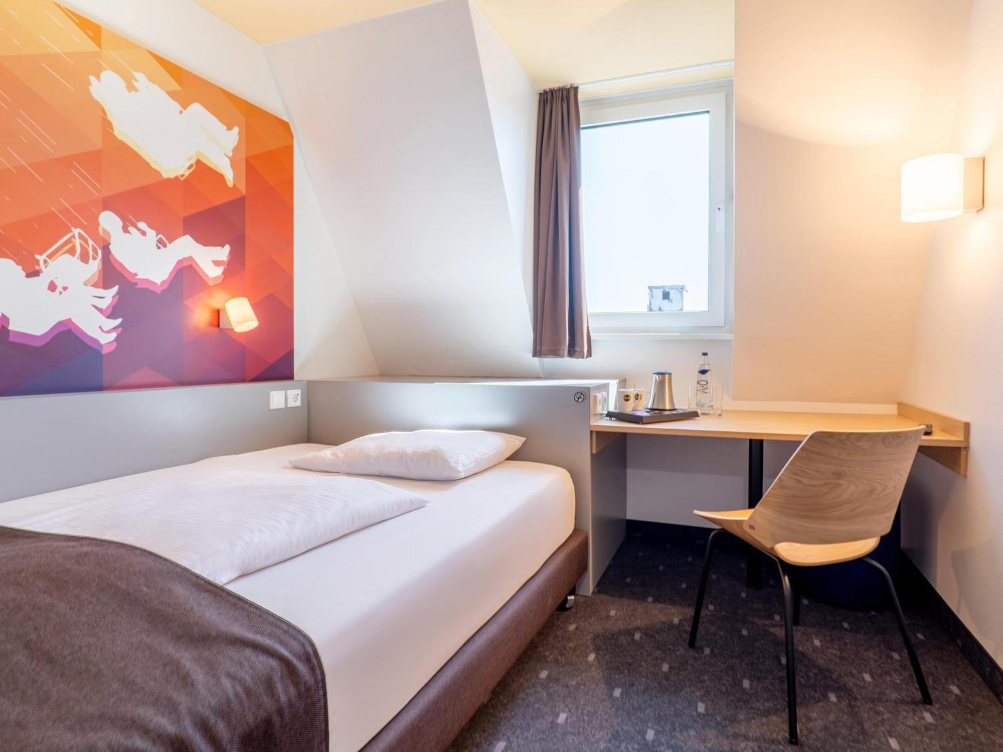 B&B Hotel Stuttgart-Bad Cannstatt Eksteriør bilde